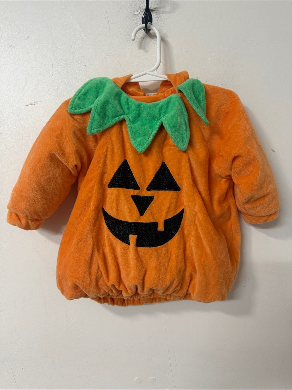 Kids Pumpkin Jack-O'-Lantern Costume - Orange with Green Collar
